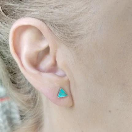 comprar-brincos-triangulo-pedra-turquesa-orelha