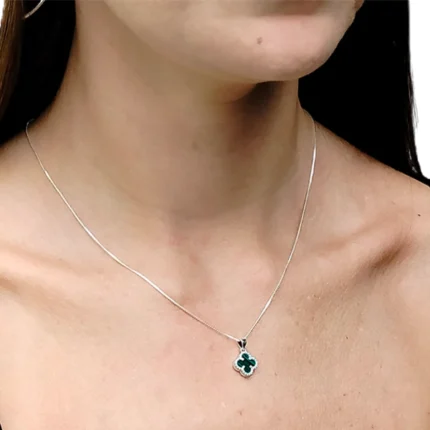 colar-de-prata-veneziana-trevo-malaquita-modelo