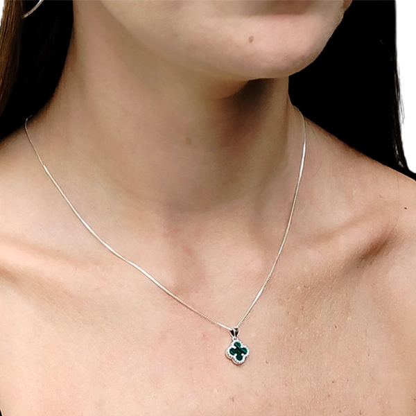 colar-de-prata-veneziana-trevo-malaquita-modelo