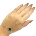 comprar-pulseira-de-prata-trevo-verde-em-modelo