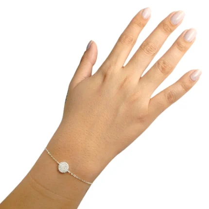 pulseira ponto de luz no pulso