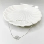 pulseira-arvore-da-vida-com-pedrinhas-em-cenario