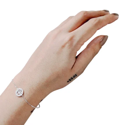 pulseira-arvore-da-vida-com-pedrinhas-no-pulso