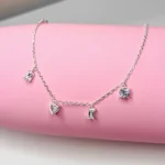 pulseira de prata gotas de luz em cenário