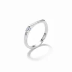 anel-solitario-de-compromisso-com-pedra-lateral-prata-950